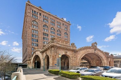 Placemakr Downtown Pittsburgh at The Pennsylvanian