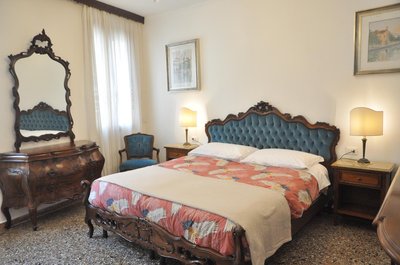 Corte Formenta Apartment - Canal view 5 minutes from Biennale