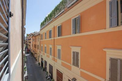 Living RHome - Condotti Apartment