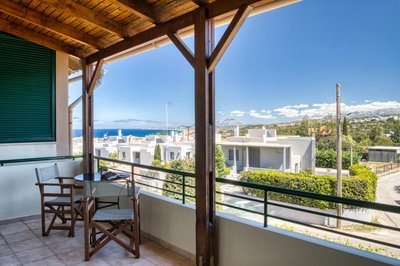 Mariliza's Spacious Maisonette Close to Beaches