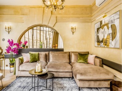 Merveil Signature Suite - Valois - Louvre view