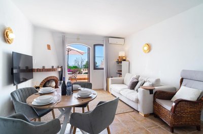 Hibiscos 72 Deluxe by Casasol