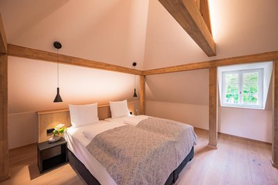 Gutshotel Menterschwaige - Heritage Boutique Hotel with Timless Elegance