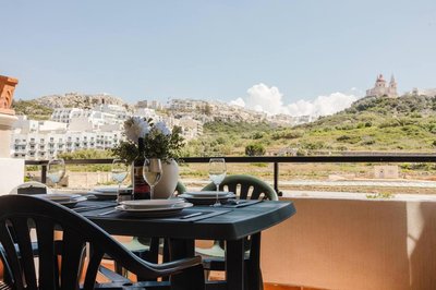 Ghadira Bay 3BED right next to beach! by Homely
