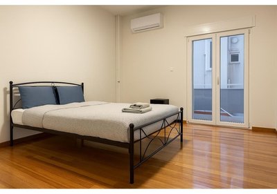 Spacious 2-Bedroom City Center Apartment with Free Easy Parking