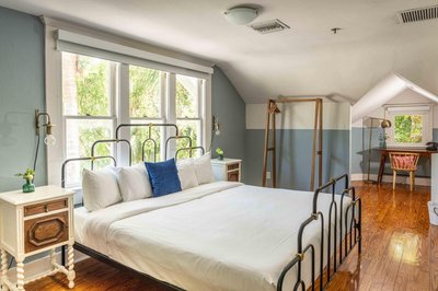 Miami River Inn by Renzzi