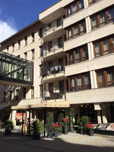 Lia's Apartment in Gozsdu and Free Parking