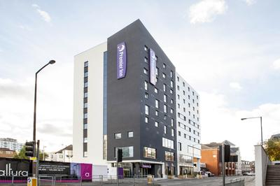 Premier Inn Woking Town Centre