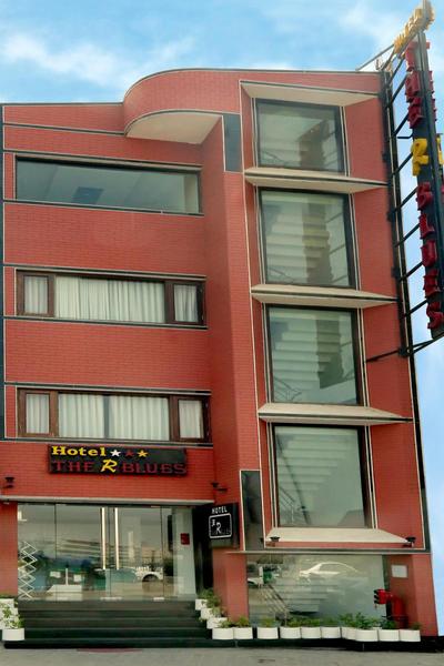 Hotel The R Blues - Near IGI Airport New Delhi