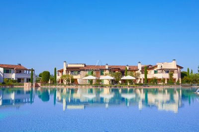 Resort Apartment - Borgo esclusivo con Piscine e Campi sportivi