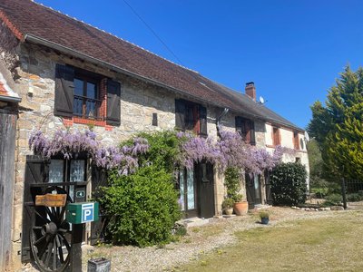 Les Gites de Montinazeau - 3 adjoining gites set in quiet and beautiful countryside with free Wi-Fi
