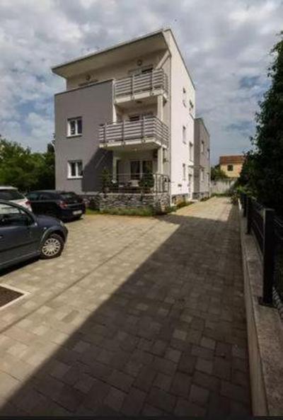 Apartment Plutus