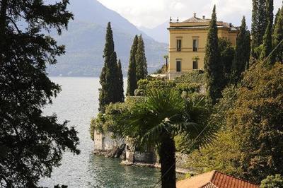 Casa di Mezzo "Historic centre of VARENNA" Lake Como