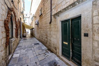 Stradun View En Suite Rooms & Studio