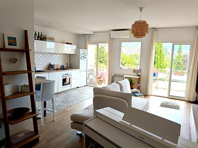 Stunning 2 bedroom apartment with Terrace and Sea view, Nice Cimiez Liberation