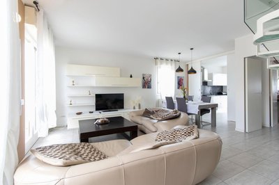 Daste Dream House