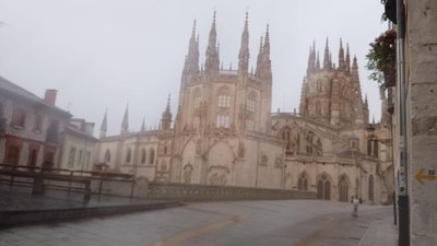 Disfruta junto la catedral con aparcamiento