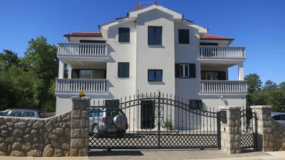 Apartment Miran