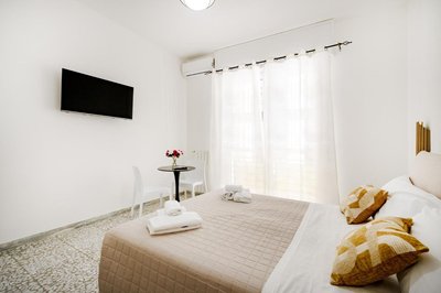 AuGuStea City Stay