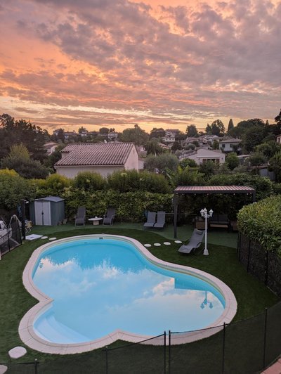 Bas de villa composée d'un 3 pièces et d'un studio avec piscine privée