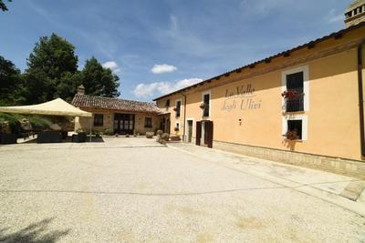 Agriturismo " La Valle degli Ulivi"