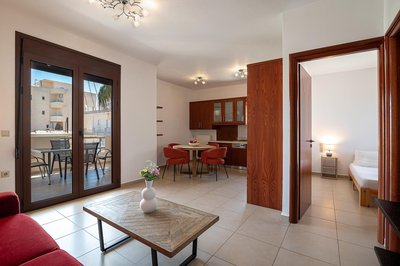 Light House Chania - 5 Min to Beach and Free Parking