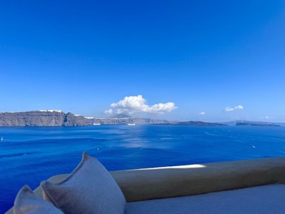 Caldera's Dream Cave House with hot tub & sea view