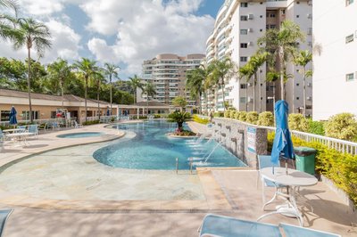 Apartamento com varanda no Recreio - SA907