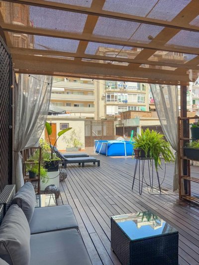 Unique central home with large terrace & pool
