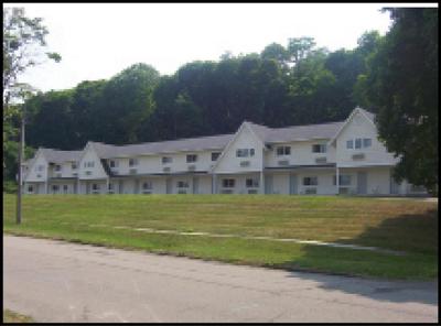 The Falls Motel - 2 Mi to " Watkins Glen State Park, Wineries " and 4 Mi to Watkins Glen International Track " The Glen "
