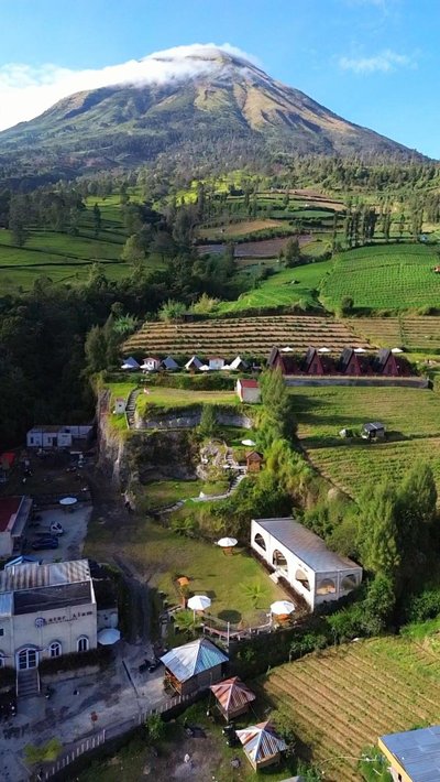 Dieng Latar Alam Tambi Syariah