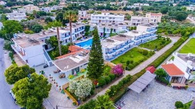 Yiannis Yard studios & apartments