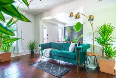 Jungle House Columbus Short North Downtown Free Parking - Steps to Convention Center & Nationwide Arena - 2BR Luxury Home - Sleeps 8 - Over 5,800 Five Star