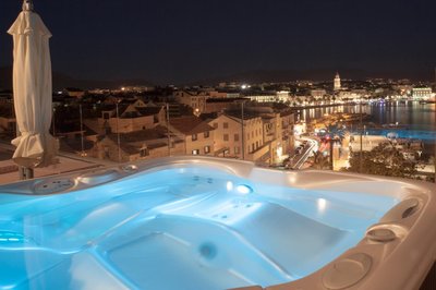 Luxury Penthouse Monriva