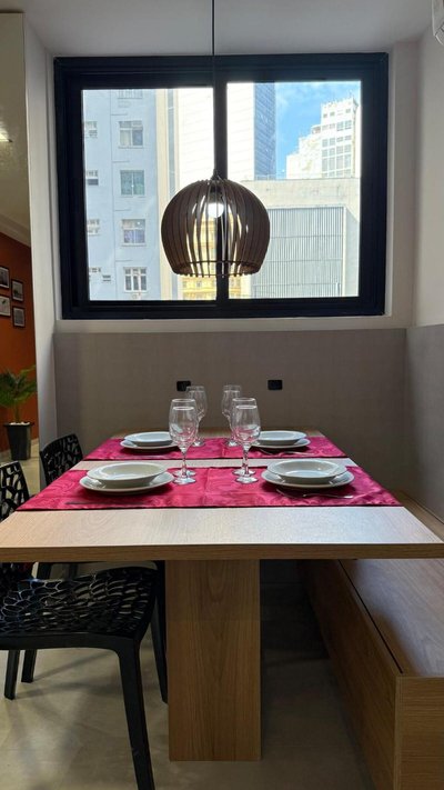 Studio 4pessoas, WiFi, Sauna, Enxoval, Arcos da Lapa, a 5 minutos da Petrobras, próximo a VLT e Metro para Copacabana