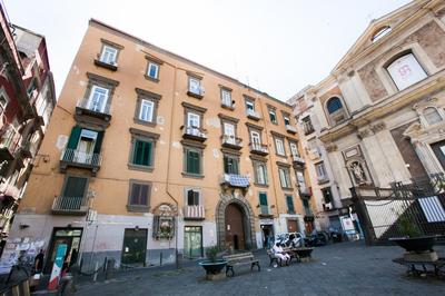 Largo Donnaregina Home