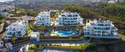 Luxury apartment with sea view and private pool at Santa Barbara Heights