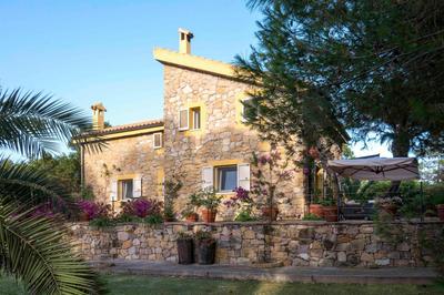 Sardegna - Villa Con Parco e Piscina a Carloforte