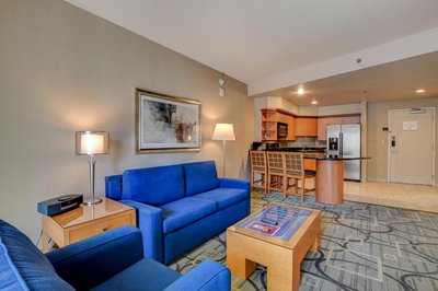 Sky Mist Suite at Platinum Hotel 5 MIN WALK TO F1 KOVAL ZONE ENTRANCE