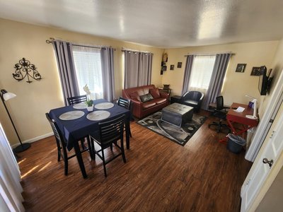 Charming 1-bed apt, cook-ready kitchen, laundry, 5-8 mins to U of A and Downtown