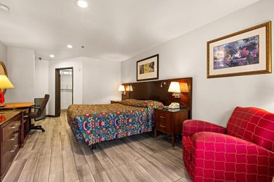 Paradise Lodge - Canoga Park, Los Angeles