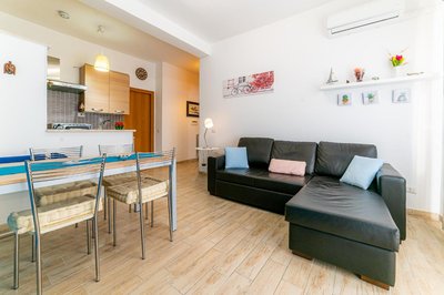 Sea View Flat - close to the Beach and Fiumicino Airport