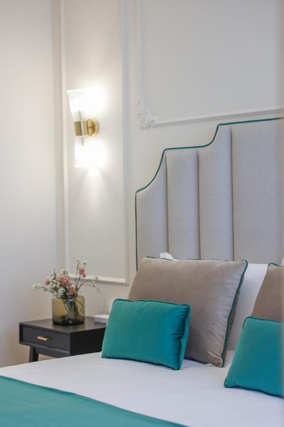 SOFIA Suites & Rooms