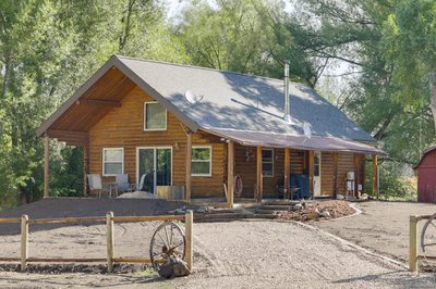 Waterfront Cabin w/ Bighorn Mountain Views!