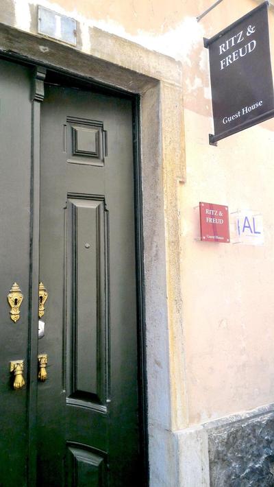 R & Freud Guest House