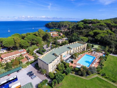 Hotel in Capoliveri with private beach