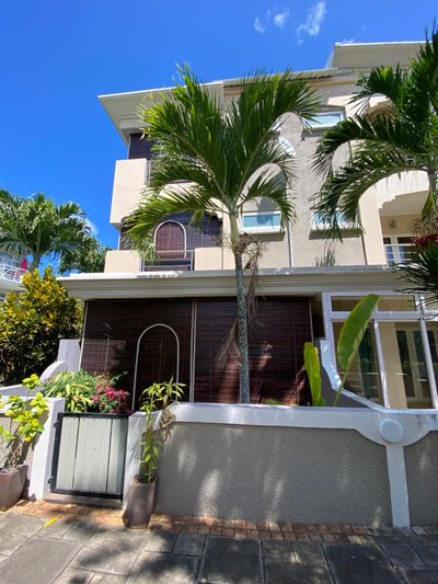 Waterside Complex - Beachfront Villa in Grand Baie
