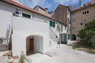 Bliss Apartments with free parking