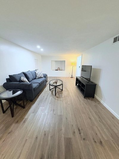 Peaceful King House - Gift for 3-night stays!
