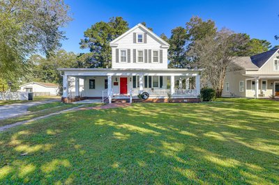 Spacious New Bern Home w/ Yard: 2 Mi to Riverfront
